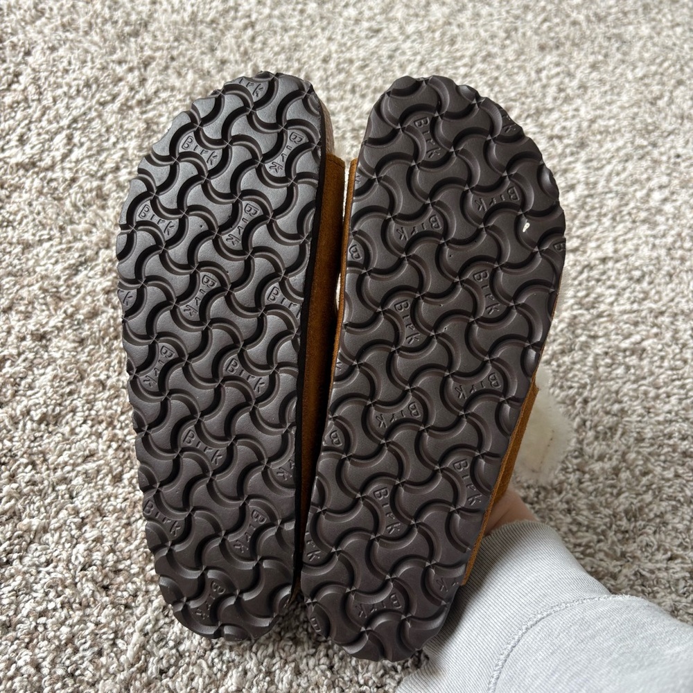 NIB Birkenstock Women's Arizona Shearling Two-Strap Slide Sandal Size 5 (36) - Picture 8 of 10